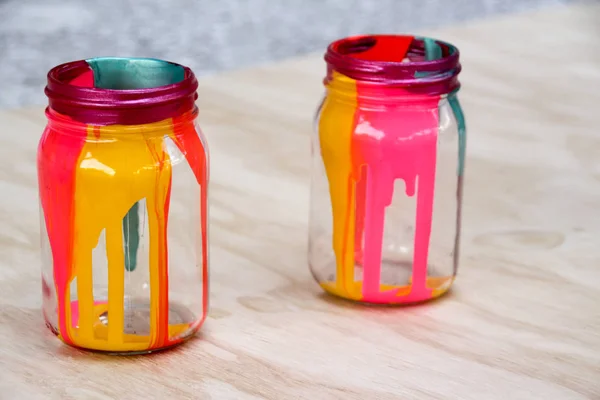 Kolorowe, malowane butelki — Zdjęcie stockowe