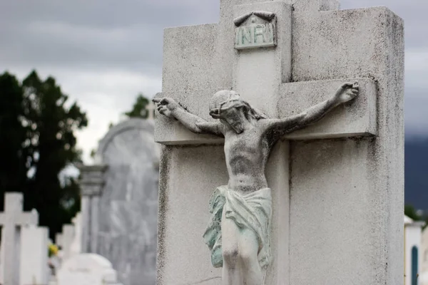 돌 십자가 동상 — 스톡 사진