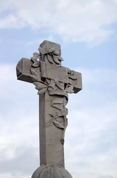 Statua Crocifisso in pietra — Foto Stock