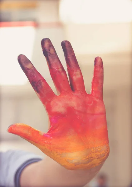 Bemalte menschliche Hand — Stockfoto