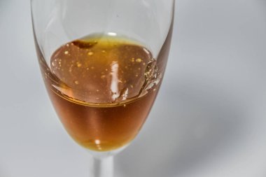 Kristal bardak ballı