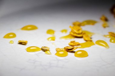 Granola bal ve fındık tatlısı