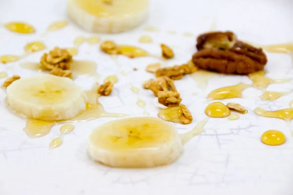 Банановый мед и орех — стоковое фото