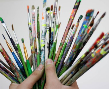 İnsan eli ile Sanat fırçalar