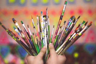 İnsan eli ile Sanat fırçalar