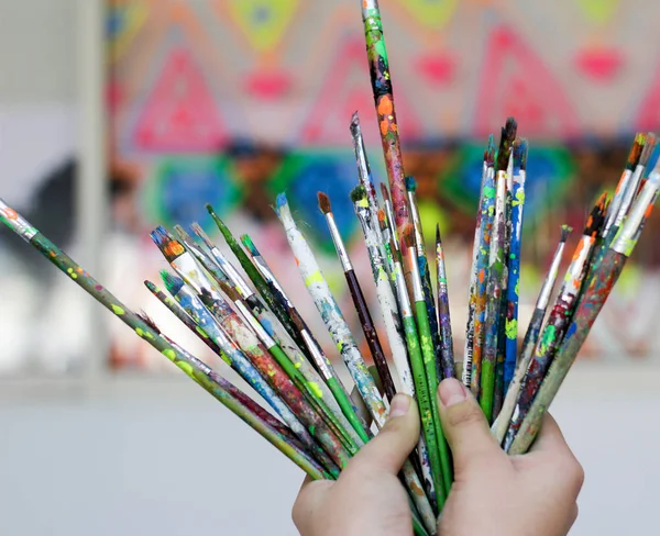 İnsan eli ile Sanat fırçalar
