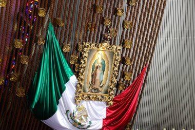 İç Basilica de Guadalupe