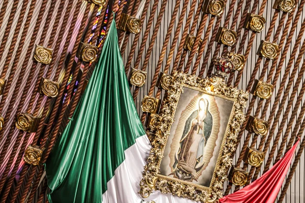 Bilden av Maria av Guadalupe i Basilica de Guadalupe — Stockfoto