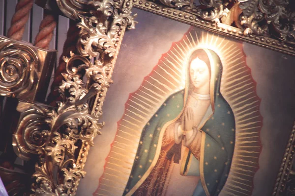 Afbeelding van Mary van Guadalupe in de Basilica de Guadalupe — Stockfoto