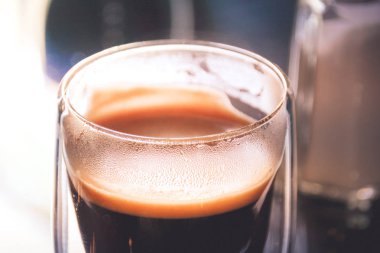 Şeffaf fincan kahve