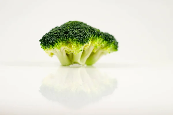 Broccoli flowering head — Stock Photo, Image