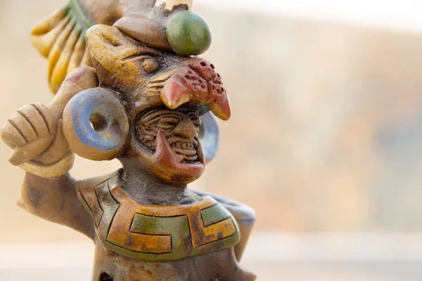 Estatua de guerrero mexicano azteca —  Fotos de Stock
