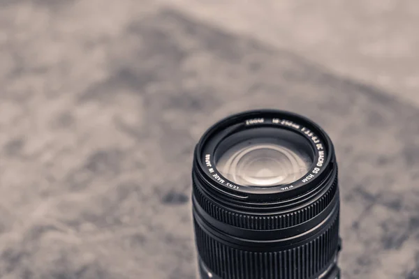 Svart fotografisk lins — Stockfoto