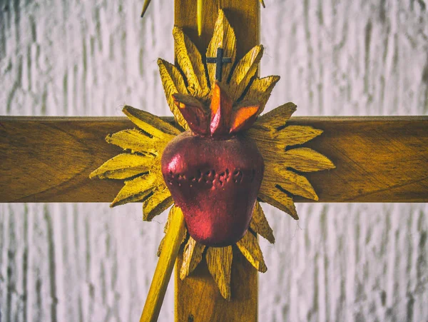 Cruz religiosa e Sagrado Coração de Jesus — Fotografia de Stock