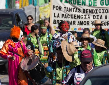 Geleneksel matachin Meksika dini dansçılar