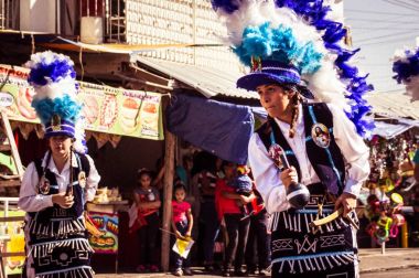 Geleneksel matachin Meksika dini dansçılar