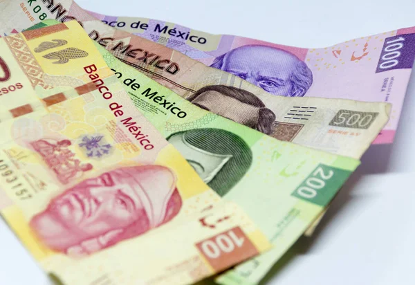 Billetes mexicanos de diferentes valores — Foto de Stock