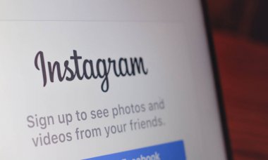 Dallas, Texas / Amerika Birleşik Devletleri - 05/10/2018: Instagram açılış sayfasında dizüstü bilgisayar monitörü