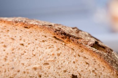 Bir taze kesilmiş ekmek yakın çekim