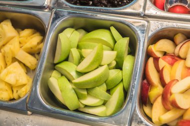 Çeşitli taze meyve ve sebze salata sağlıklı öğeleri