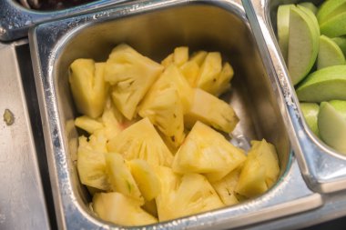 Çeşitli taze meyve ve sebze salata sağlıklı öğeleri