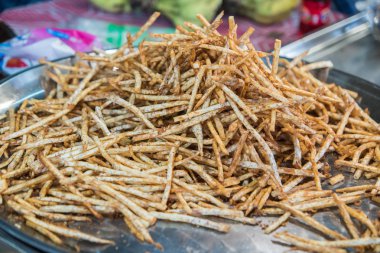 Kızarmış taro cips, Taro aperatifler.