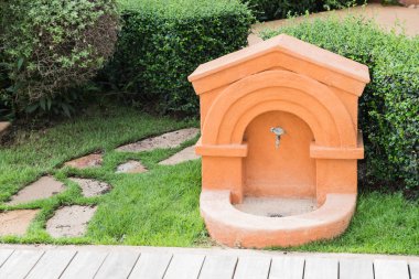 çok eski dokunun küstah yapılan