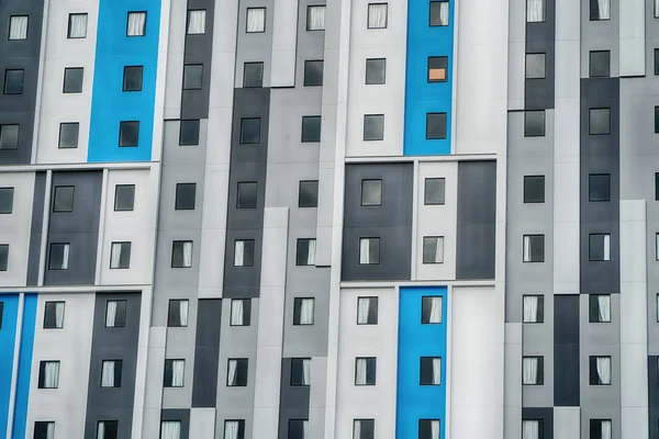 Ventanas en edificio colorido — Foto de Stock