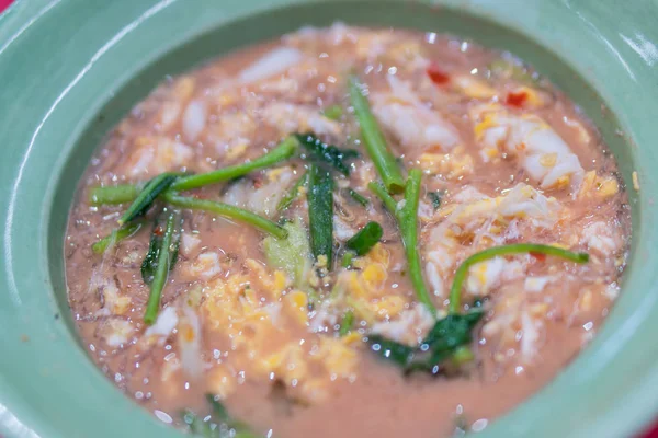Sukiyaki med skaldjur och fläsk soppa på skål — Stockfoto