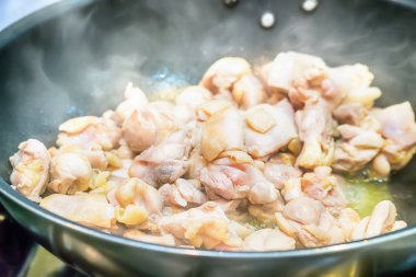 Izgara dilimlenmiş tavuk