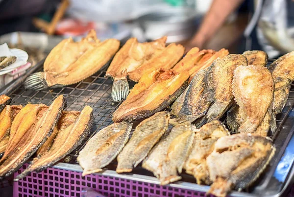 Salamura balığı derin yağda kızartılmış