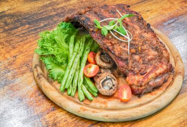 Sebzeli ızgara pirzola.