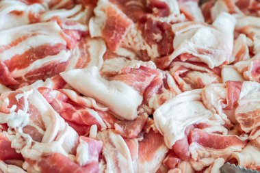 Slayt ham çizgili domuz eti yakın çekim