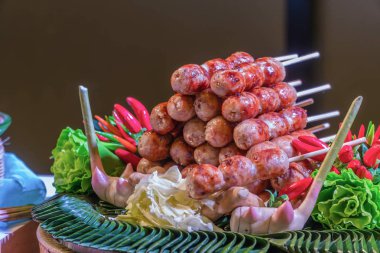 Chili Isaan sosis sebze, Tay tarzı sosis ve nitelikleri ile