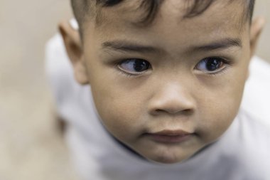 Yüz yakın çekim çocuk mix yarış gülümseyen