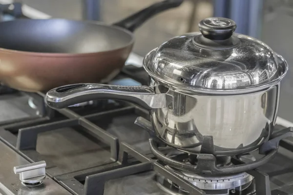 İşlem bir restoranda tipik mutfak,