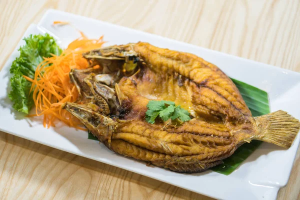 Deep fried shrimp platter with tamarind sauce — Stock Photo, Image