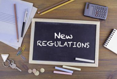 Yeni düzenlemeler. Kara tahta ahşap Ofis Masası