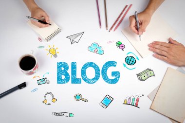 Blog kavramı. Beyaz Ofis Masası toplantısında