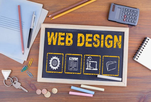 Concepto de Diseño Web. pizarra en escritorio de oficina de madera — Foto de Stock