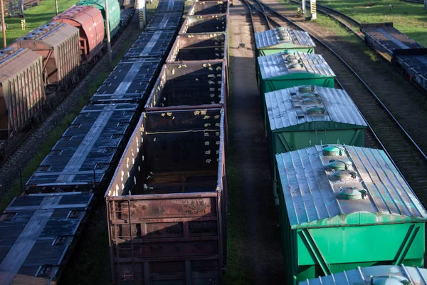 Comboios de carga. Fundo de transporte e distribuição — Fotografia de Stock