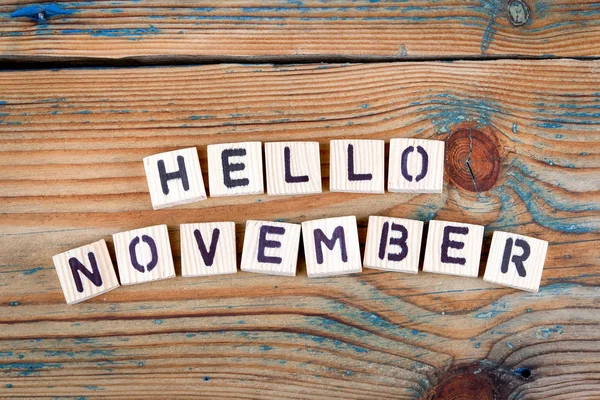 Hello november. Fa betű az íróasztal — Stock Fotó