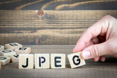 JPEG. Ahşap mektup ofis masasında bilgilendirici ve iletişim arka plan