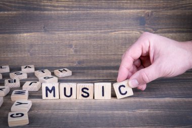 Müzik. Ofis Masası ahşap harfler