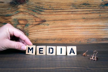 Medya. İnternet, Haberler, Pazarlama ve Güven kavramı