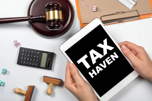 Tax Haven. Ilegal, lavado de dinero, transacciones y concepto de negocio — Foto de Stock