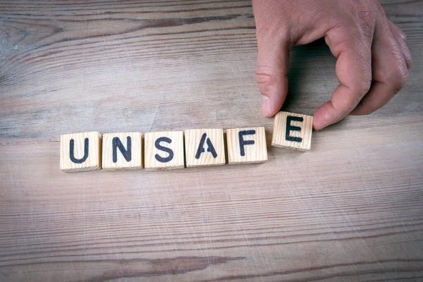 A UNSAFE. Conceito de medidas de segurança, legislação e regulamentação — Fotografia de Stock