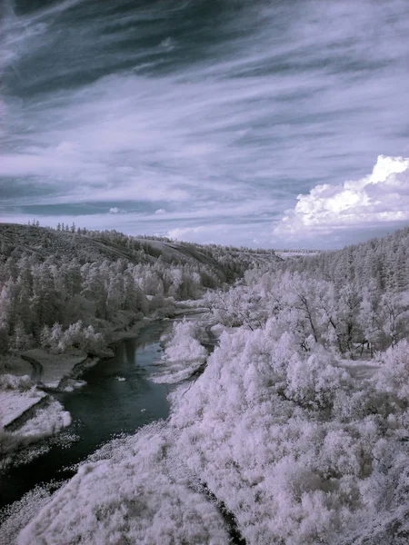 Montaña Ural Sur, Valle del río Zilair, Fotografía de infrarrojos . — Foto de Stock
