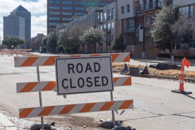 Kapalı yol işaret Downtown Irving, Teksas, ABD