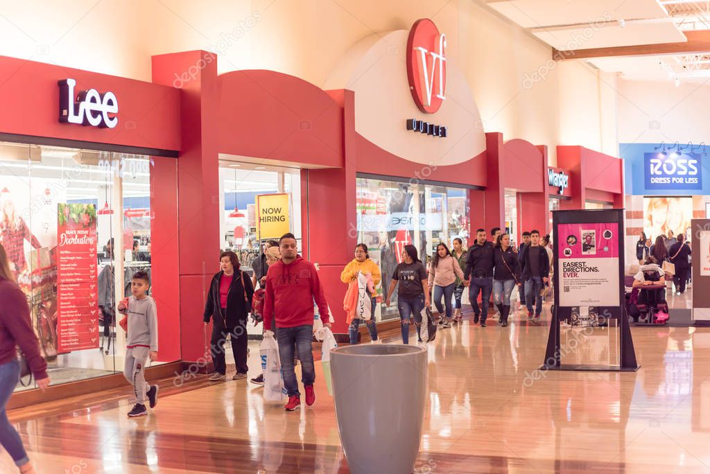 Grapevine Texas Us Nov 29 2019 Crowded Of Diverse People Shoppers At Grapevine Mills Mall During Black Friday Weekend Shopping Event Diverse Scale Market Place In Dallas Fort Worth Metroplex 322341994 Larastock